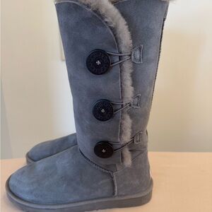 UGGS- Tall Gray Bailey Button Women’s Uggs Size 8